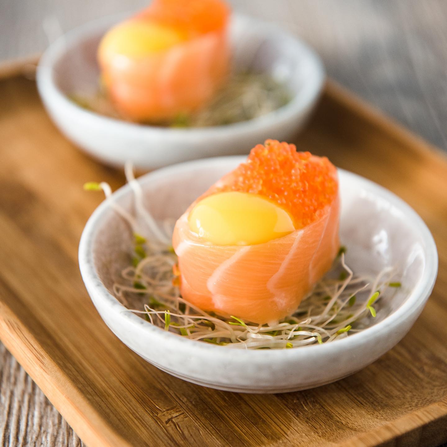 Sushi fusion - Renata et Marcio Machado, les créateurs de Sushi Fusion, vous proposent des assortiments de sushis, makis, sashimis au goût unique réalisés par le Chef dans son atelier au Teich, sur le Bassin d’Arcachon. « Ce qui nous différencie ? L’alliance de recettes japonaises avec la culture brésilienne. Sushi Fusion s’adresse à tous les gourmands et gourmets, qu’ils soient particuliers ou professionnels. Vous aussi, découvrez le goût unique des sushis et makis du Chef Marcio. Des cours de cuisine amateurs et avancés sont également prévus les samedis matins pour les habitants et les entreprises du Bassin afin de favoriser la cohésion d’équipe.